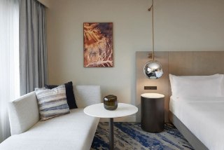Hilton Honors Fast-Track Status Offer