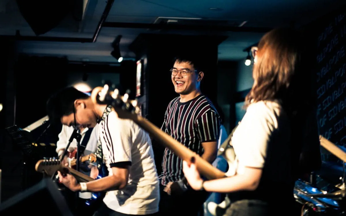 Evening Lounge with Gaston Liew